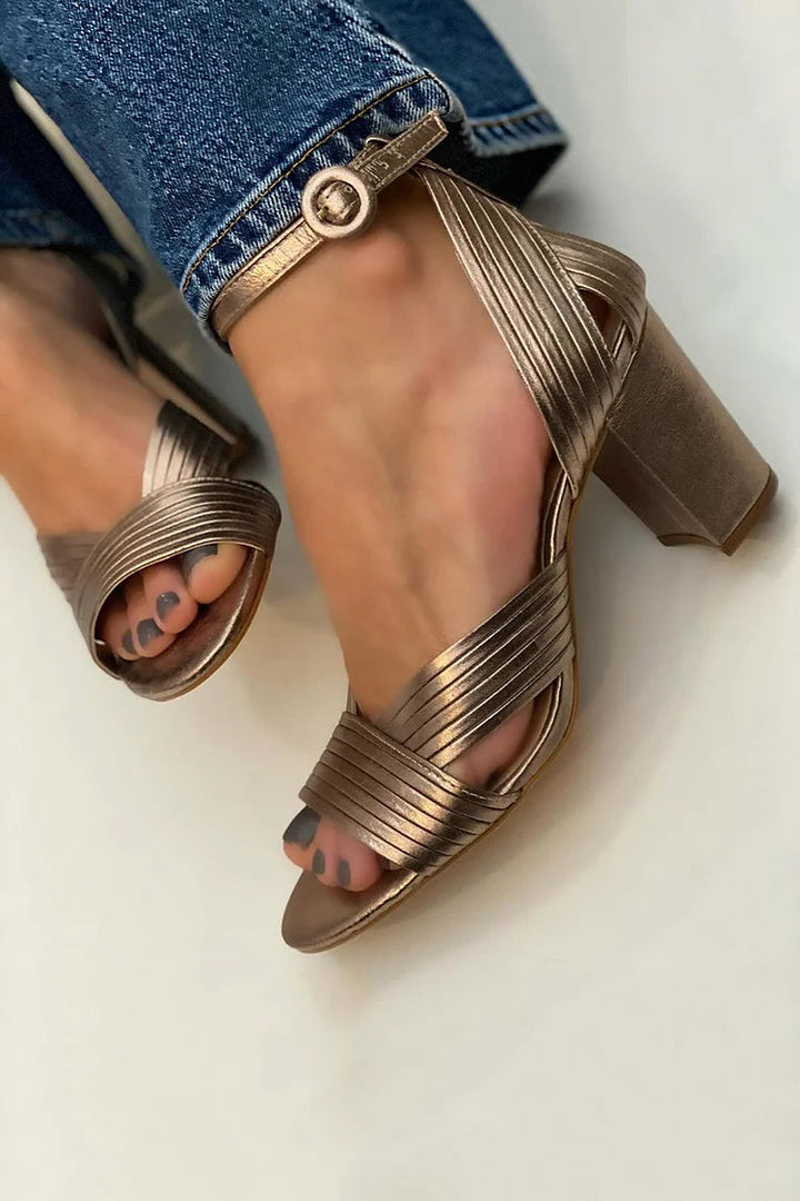 SANDALI A FASCIA ELEGANTI