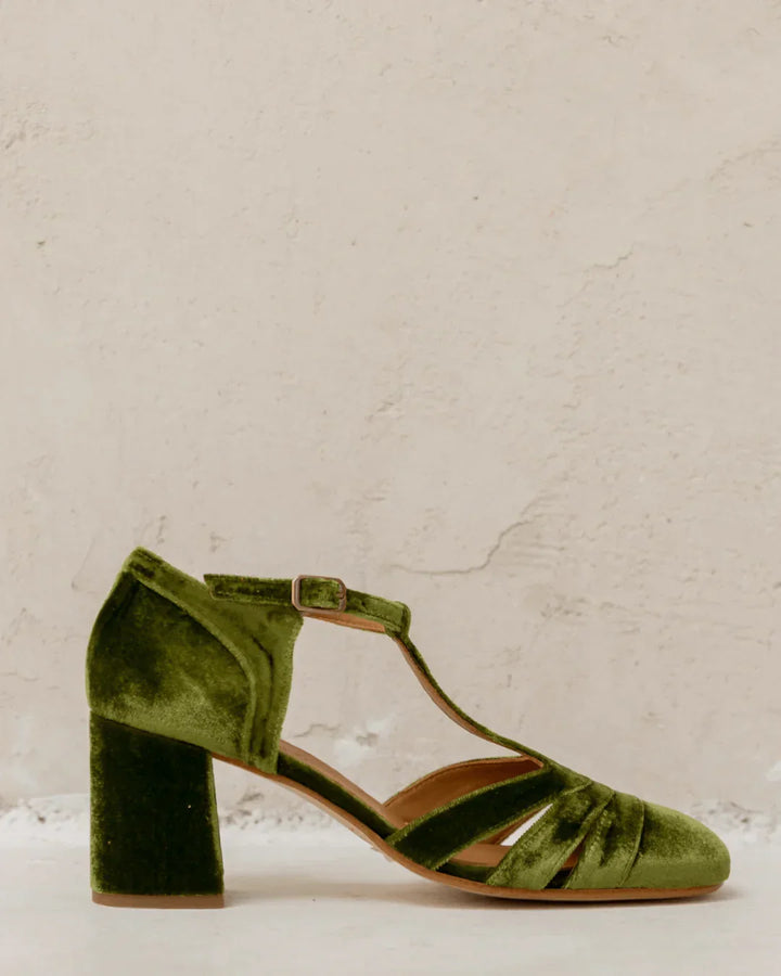 SCARPA CON CINTURINO A T E TACCO STABILE