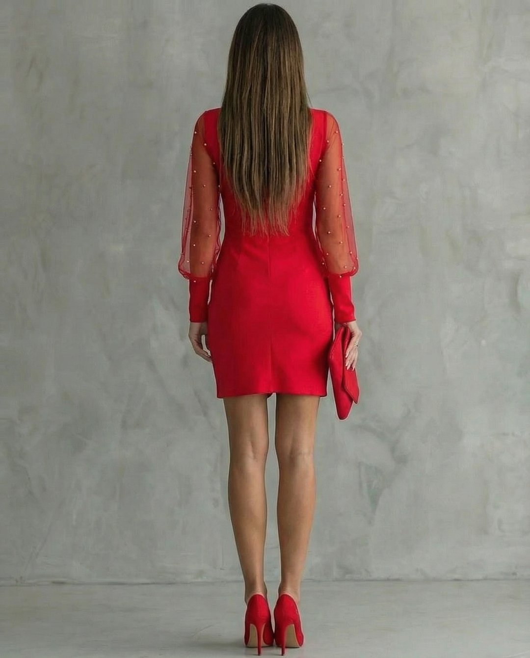 Elena | Abito con spalle scoperte e maniche lunghe